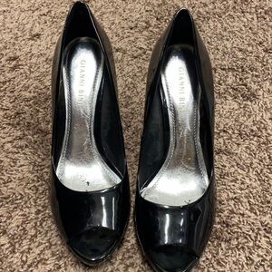 Black patent heel